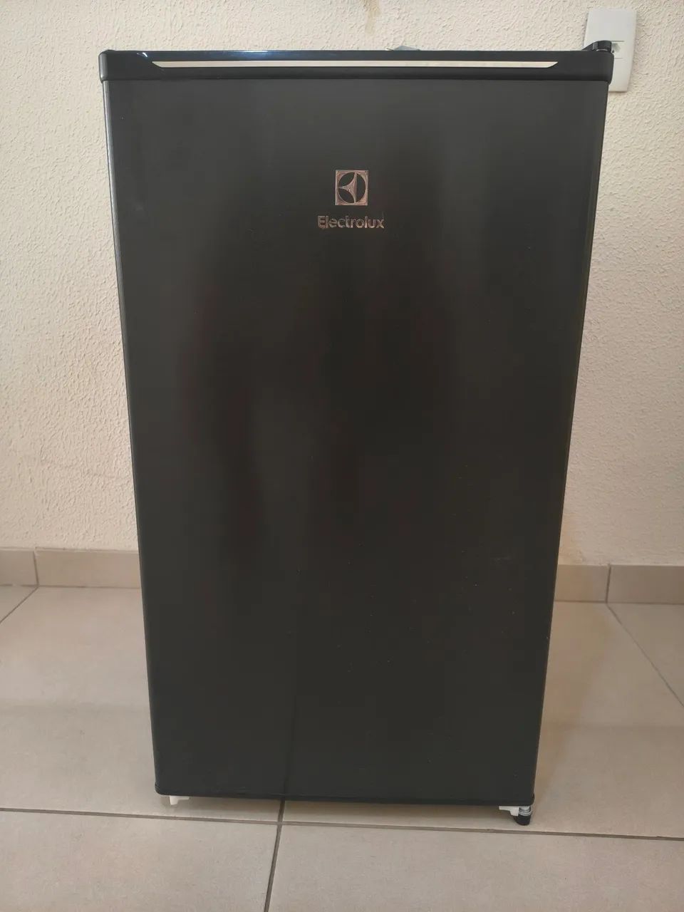 Vendo Frigobar Eletrolux 90L