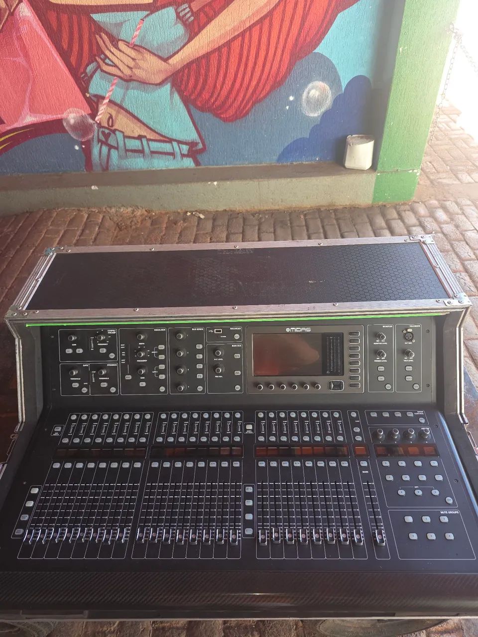 Mesa de Som M32  - Foto 3