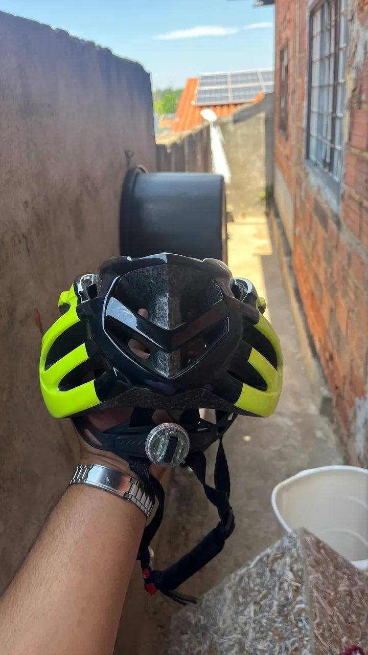 Capacete de ciclista  - Foto 3