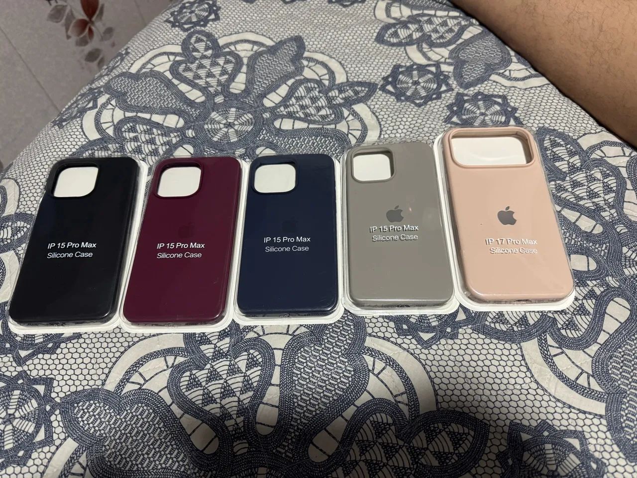 Vendo 5 capas do IPhone 15 pro max novas 