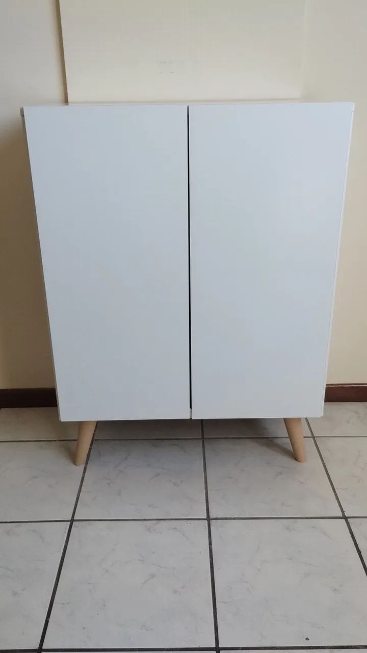 Aparador/ armário multiuso 