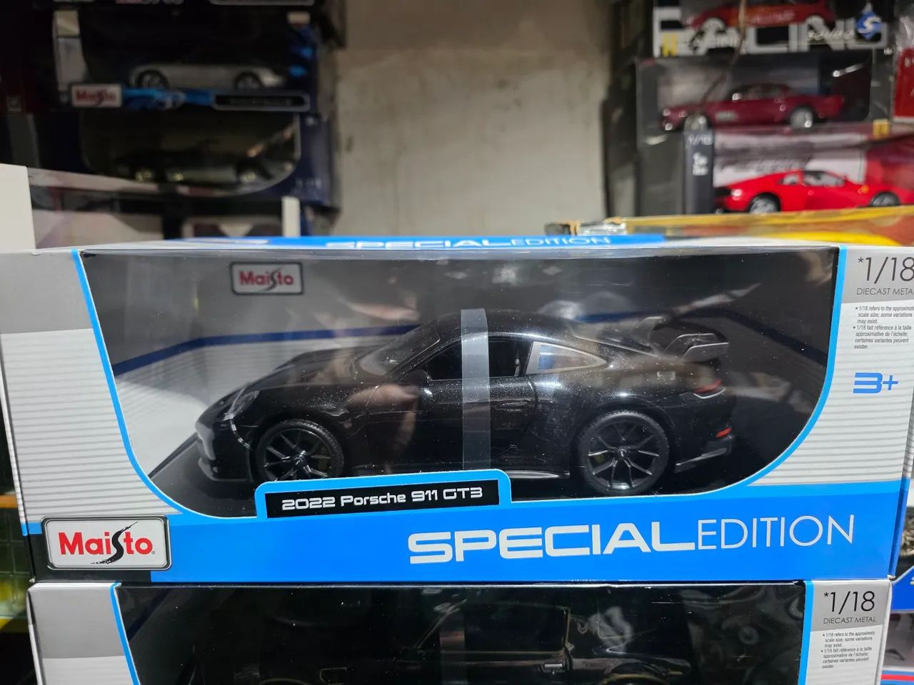 Miniatura 1:18 porsche 911 gt3 burago novo - Hobbies e coleções
