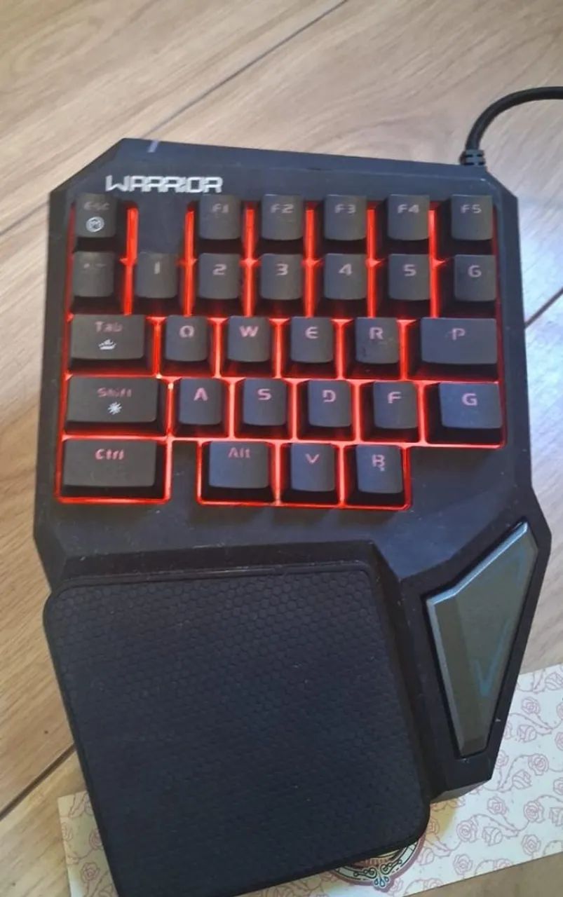 Teclado gamer com fio. Com 7 cores. - Foto 2