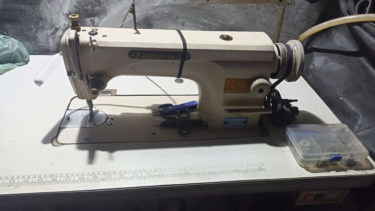 Máquina de costura  - Foto 3