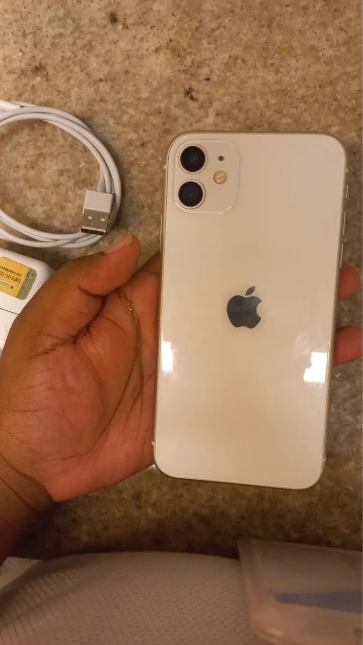 IPhone 11 64 Giga Troco ou Vendo - Celulares e Smartphones