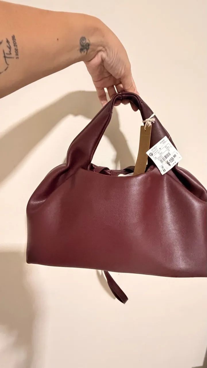 Bolsa média cor vinho  - Foto 2
