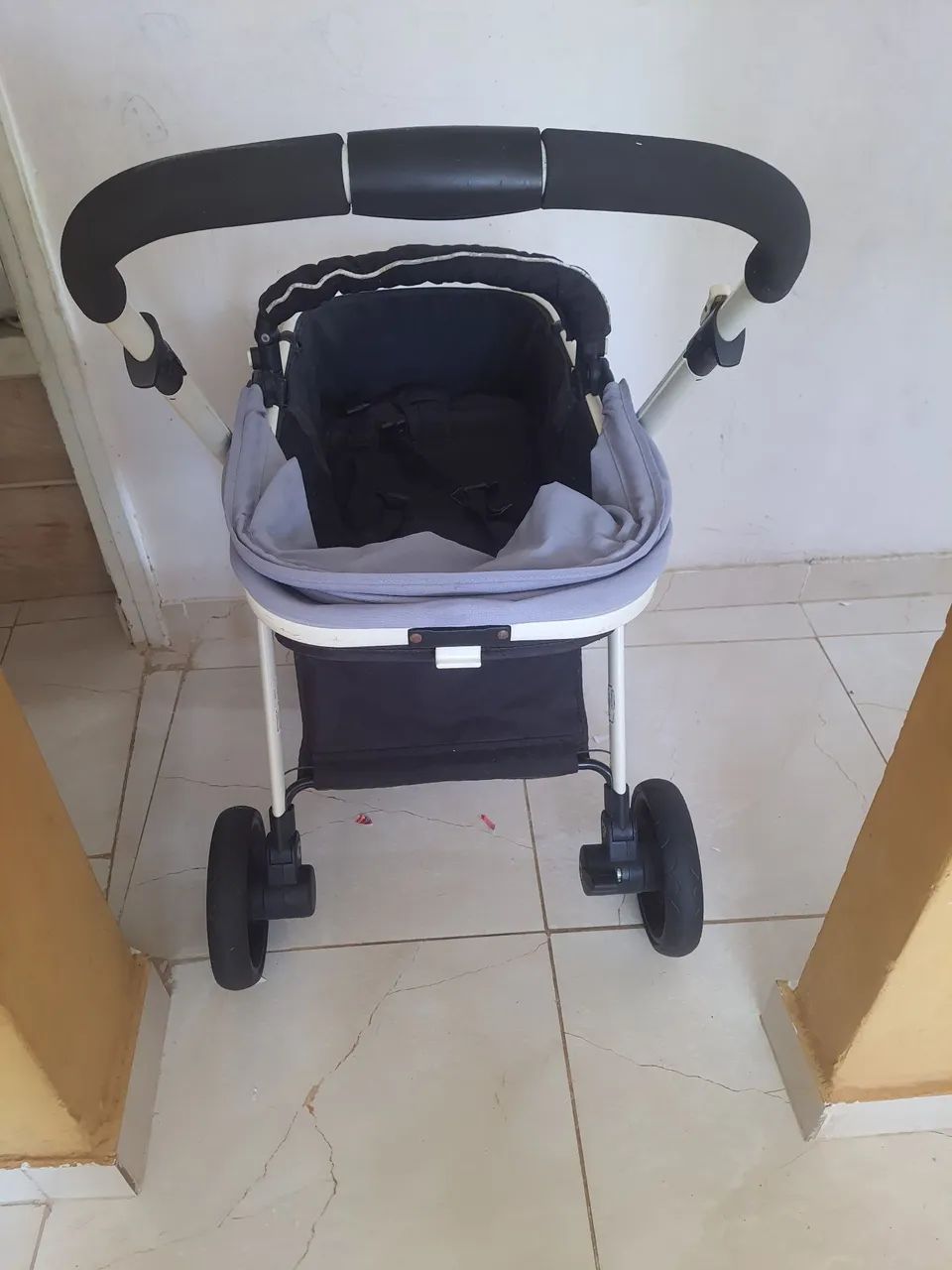 Carrinho de  de bebê  - Foto 2
