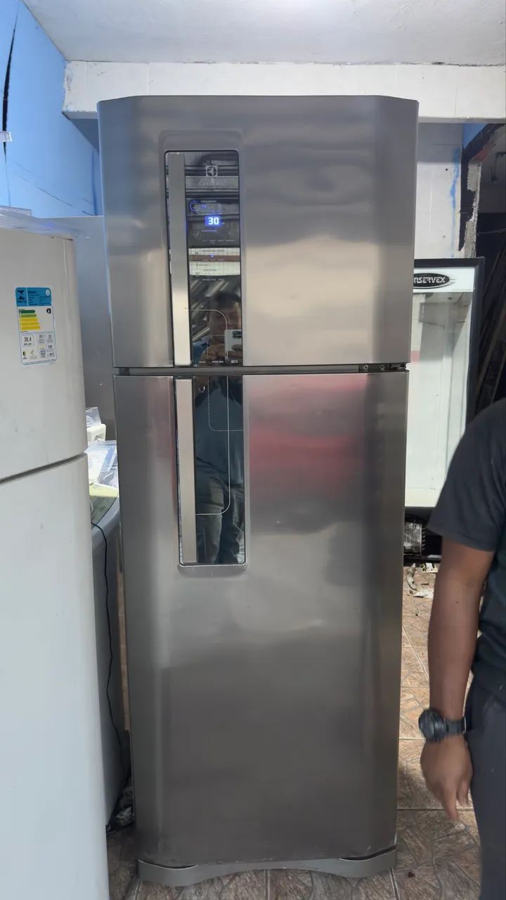 Geladeira Eletrolux 220 VLTs funcionando perfeitamente  - Foto 3