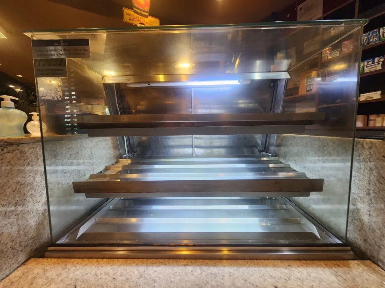 Vitrine quente para salgados