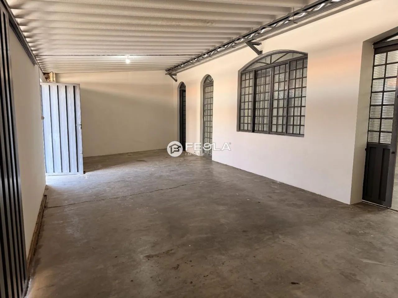 Casa à venda em Santa Bárbara D'Oeste, Jardim Batagin, com 2 quartos, com 249.2 m² - Foto 2