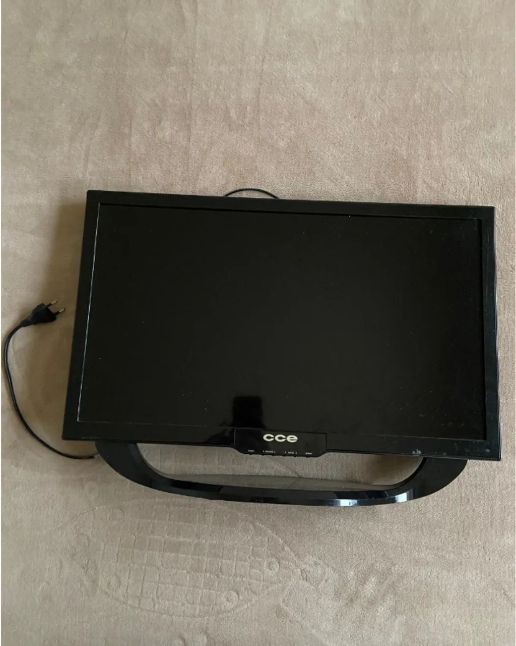 Monitor/Mini TV CCE 24 Polegadas - Tela LED com entrada HDMI - Foto 2