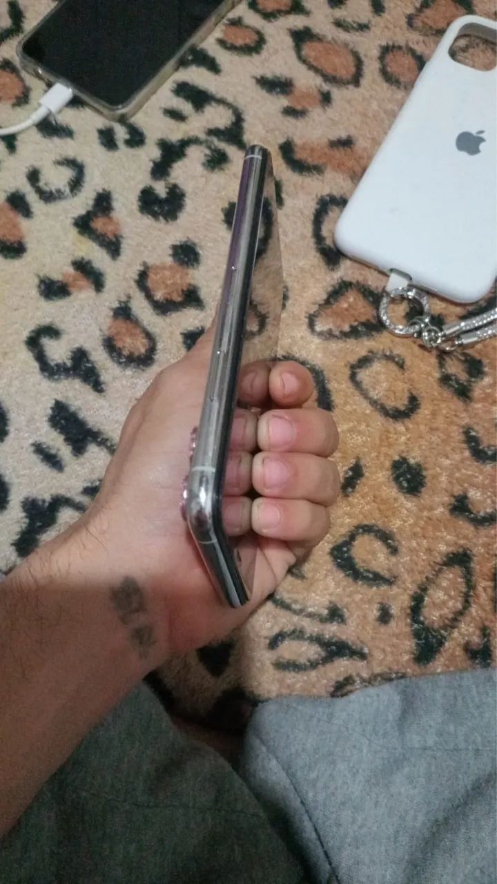 iPhone 11 Pro Max estado de novo - Foto 3