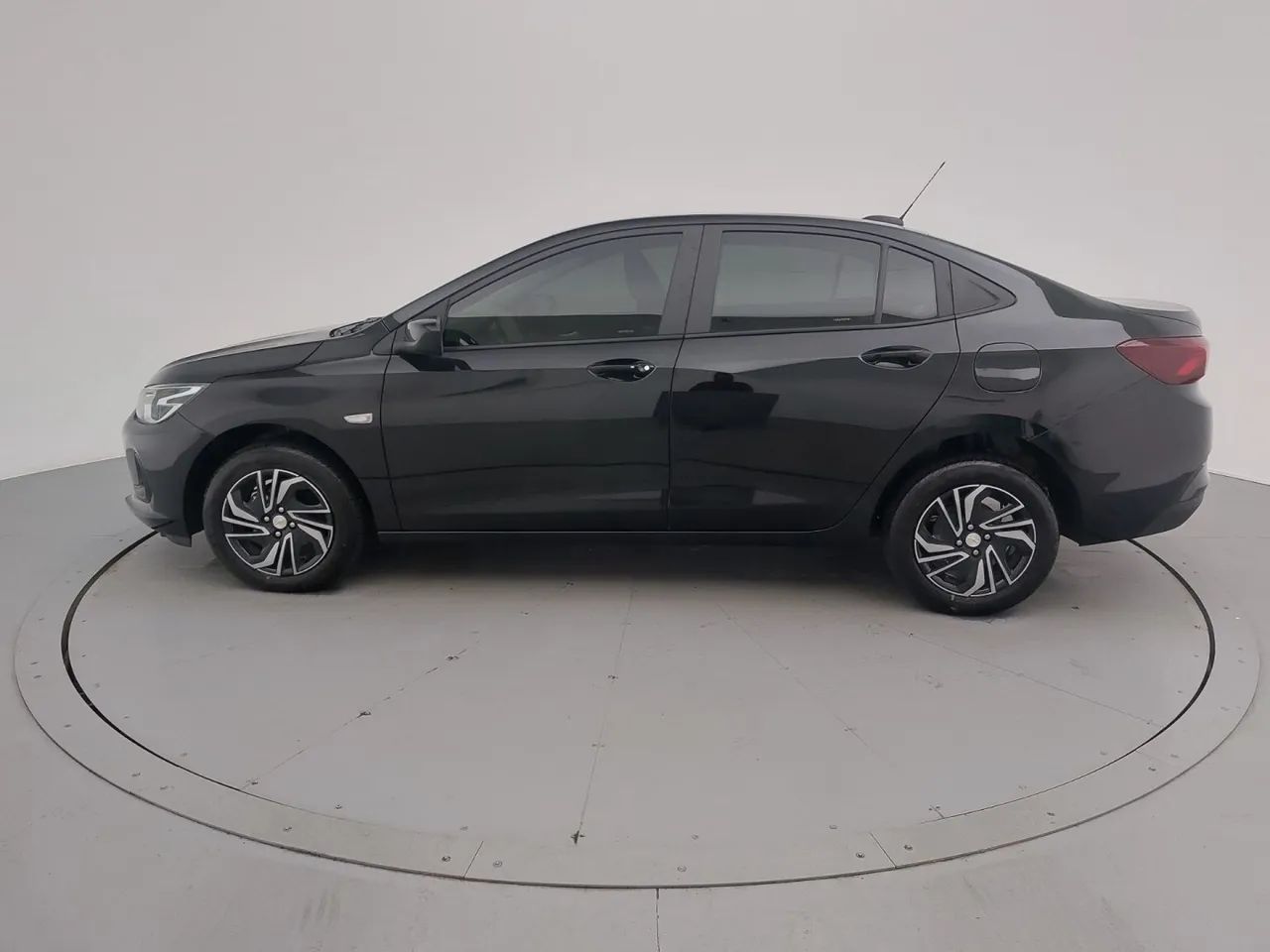 Chevrolet Onix Plus LT 1.0 12V Flex Mec. 4P, foto 2 de 18