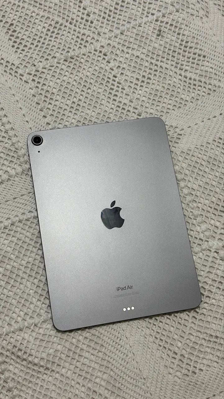 iPad Air 5 Geração (M1) 64GB Space Gray Wifi - Tablets e E-Readers