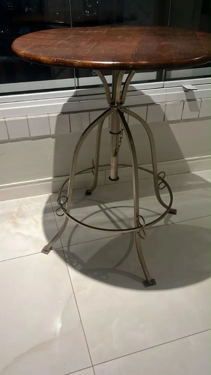 Mesa Bistrô Alta com 4 Banquetas  - Foto 2