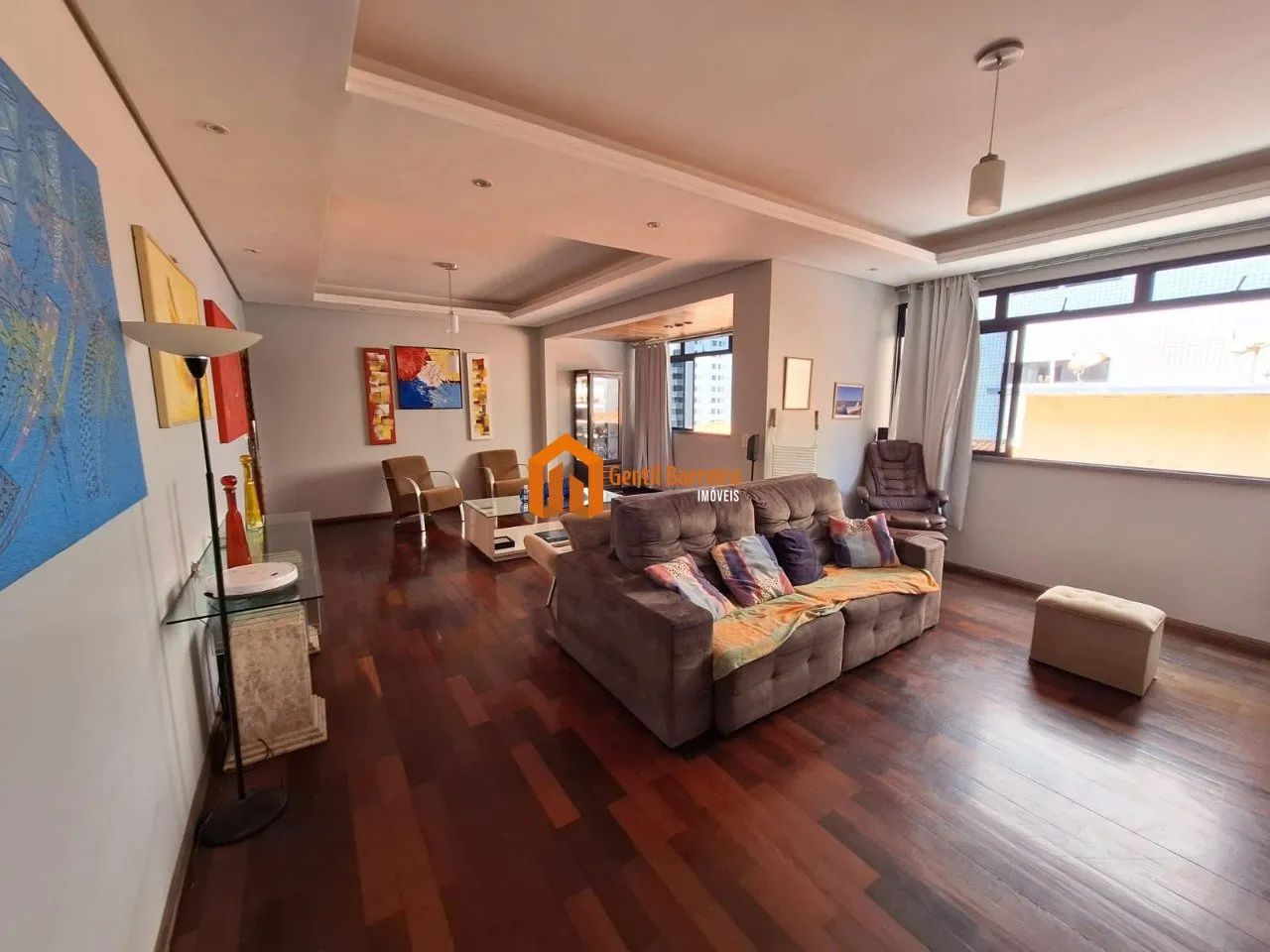 Um clássico que nunca sai de moda: 166m² com piso de madeira e muita personalidade - Foto 2