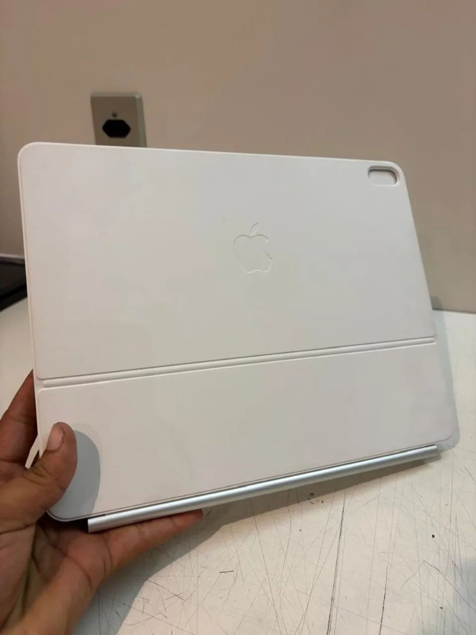 MAGIC KEYBOARD IPAD AIR 13"