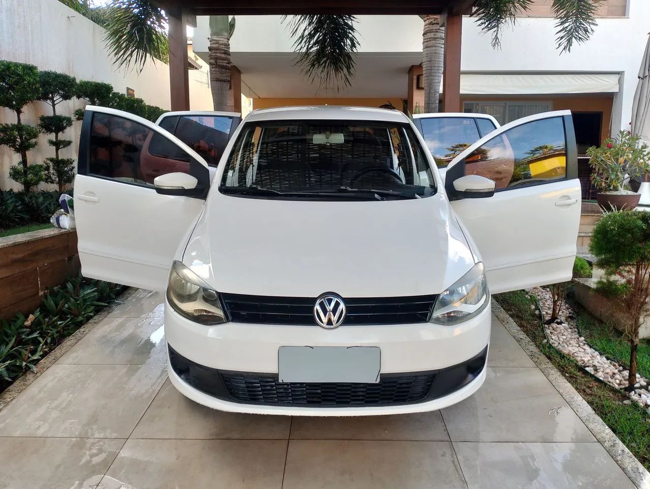 Volkswagen Fox Fox 1.0 Mi Total Flex 8V 5p 2013