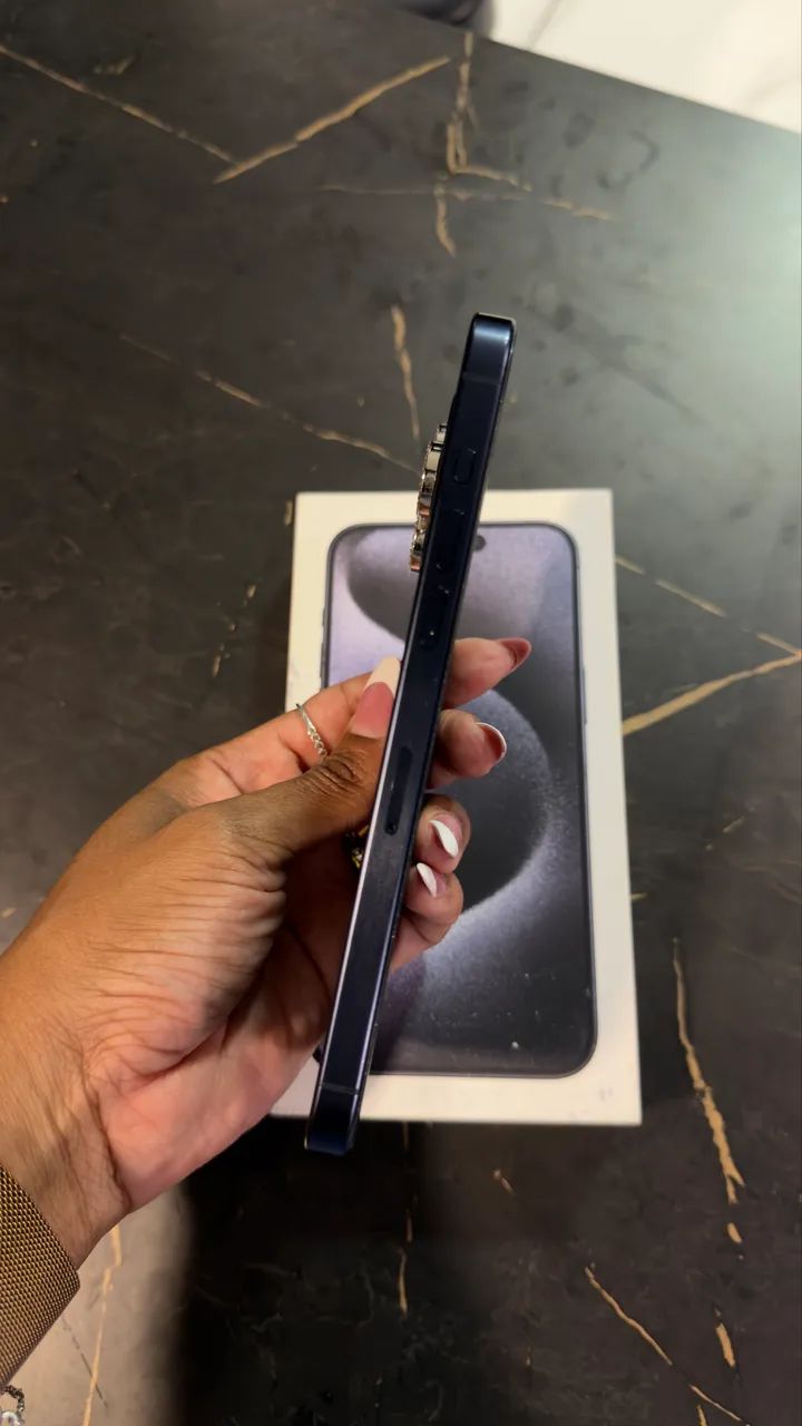 iPhone 15 Pro Max - Foto 3