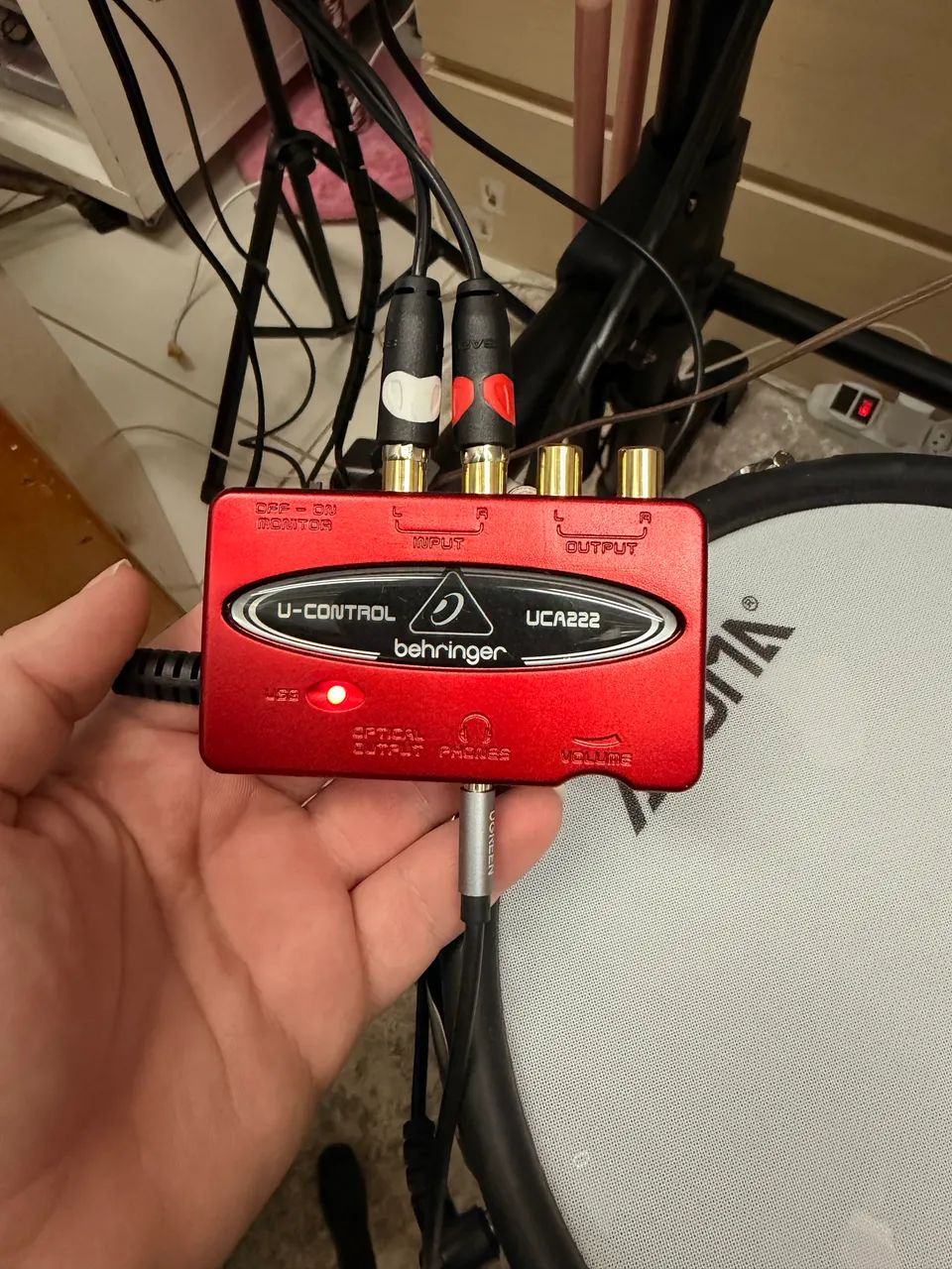 Interface de Áudio Behringer UCA222