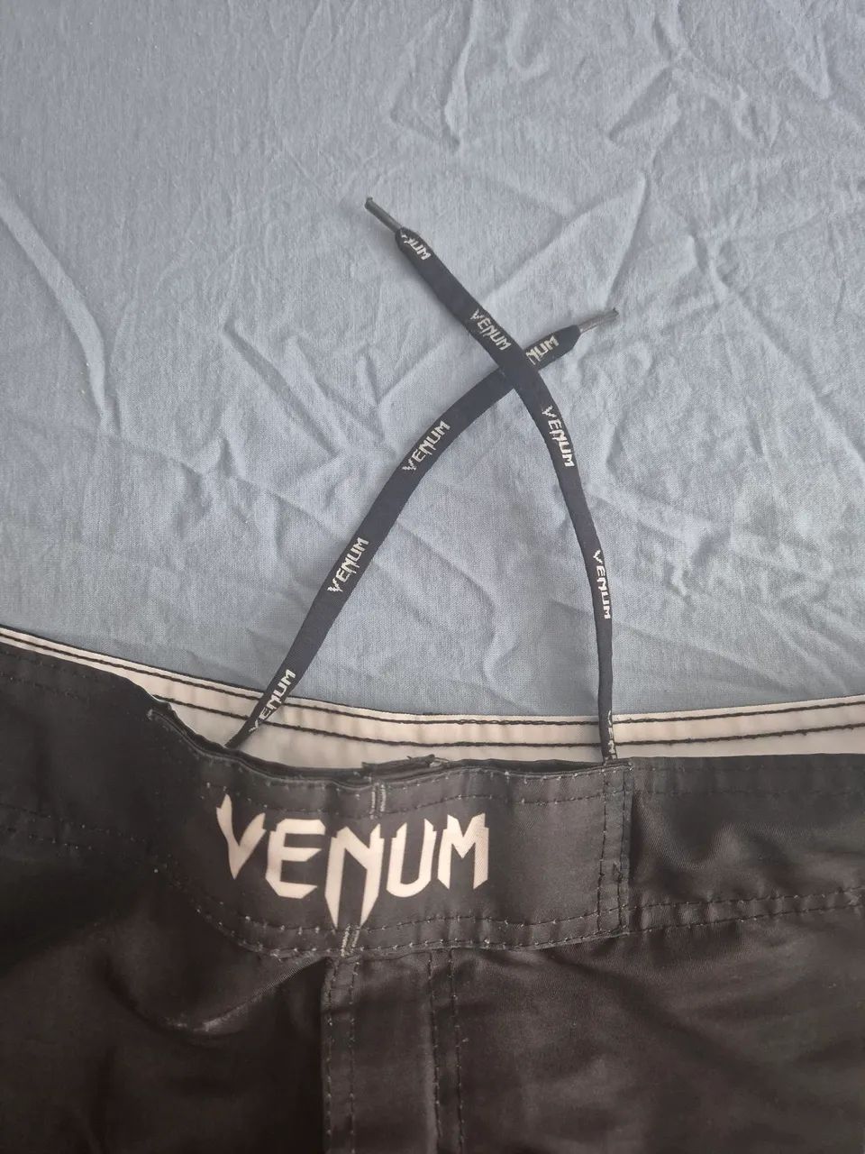 Bermuda Venum para lutas com velcro e sem bolsos - Foto 4