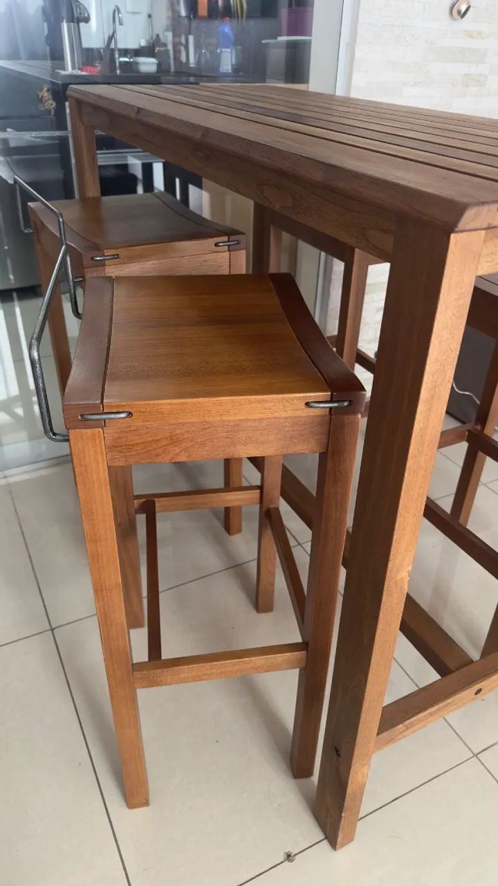 Mesa com cadeiras