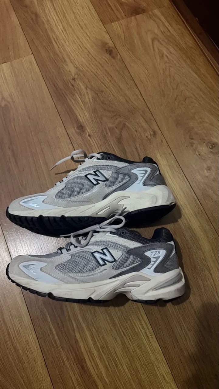 New Balance 725