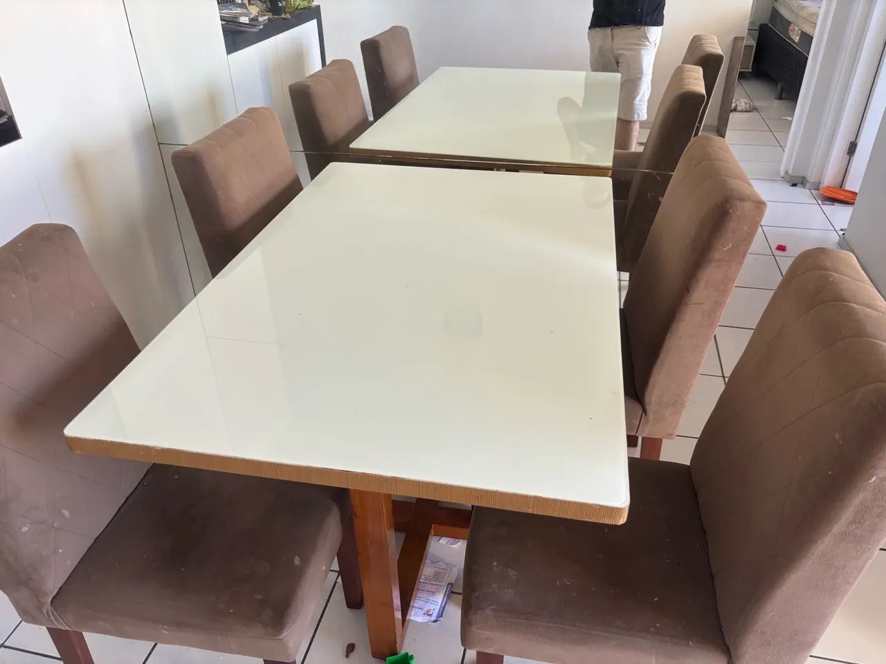 Mesa com quatro cadeiras