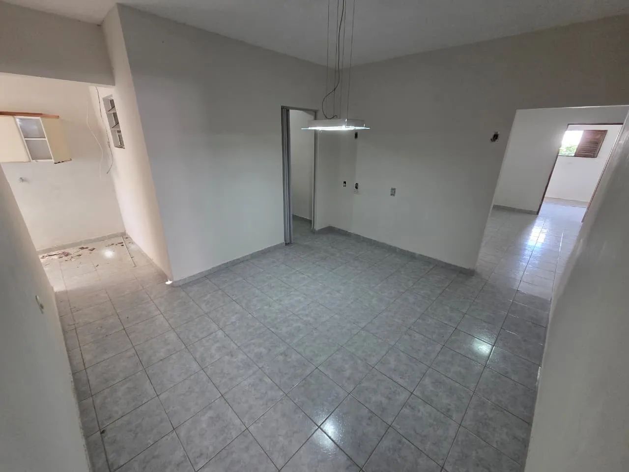 Vendo casa ampla, 04 quartos em Patos - PB, no Bairro da Maternidade.