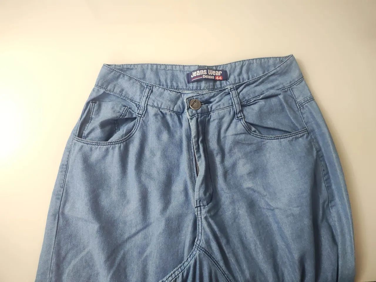 Calça de Boca Larga, Jeans Claro e Numeração 44 . - Foto 2