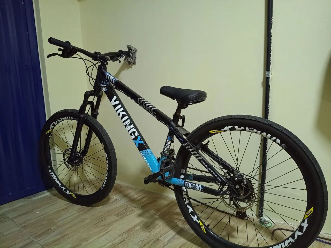 Bicicleta semi nova ,com ótimo preço 