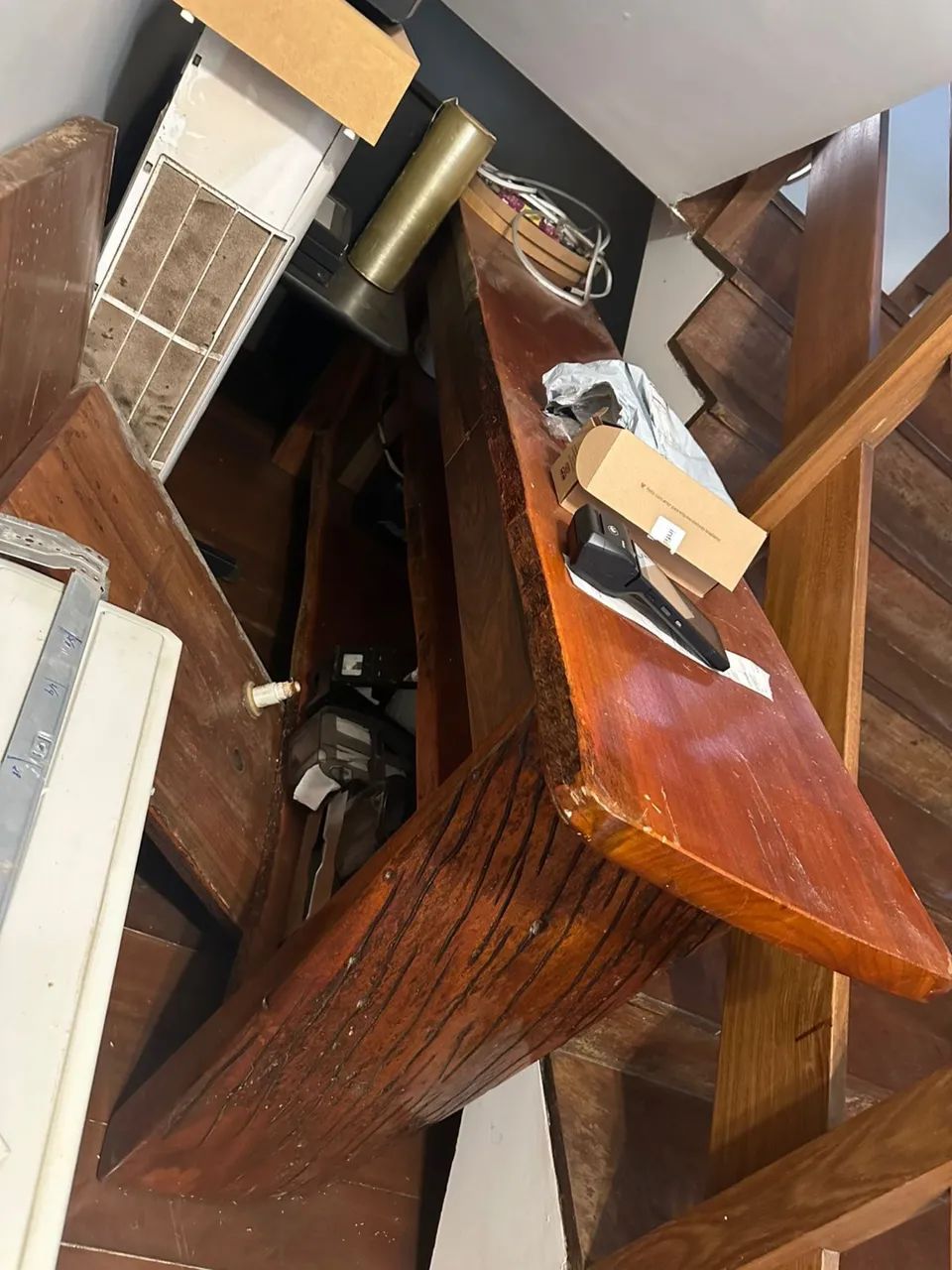 Aparador rústico de madeira 