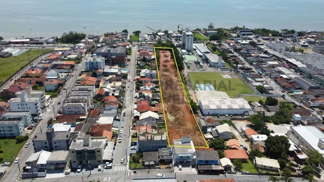 Terreno para Venda no Bairro Serraria em São José com 8.324 m²