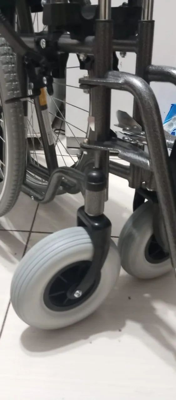 !! CADEIRA DE RODAS NUNCA USADA !! - Foto 4