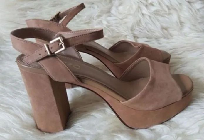 Sandália plataforma arezzo 37 - Foto 2