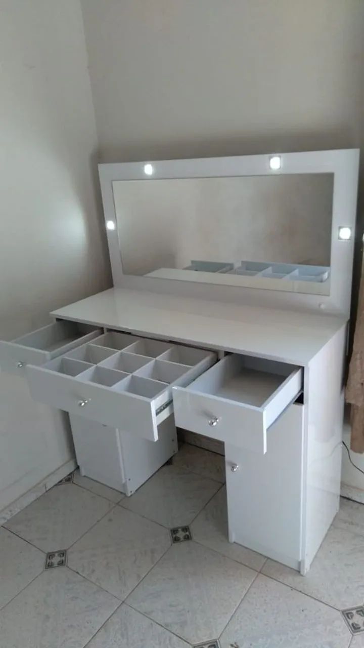 ? ?Penteadeira dos Sonhos com Espelho e LED - Organize-se com Estilo!? - Foto 3