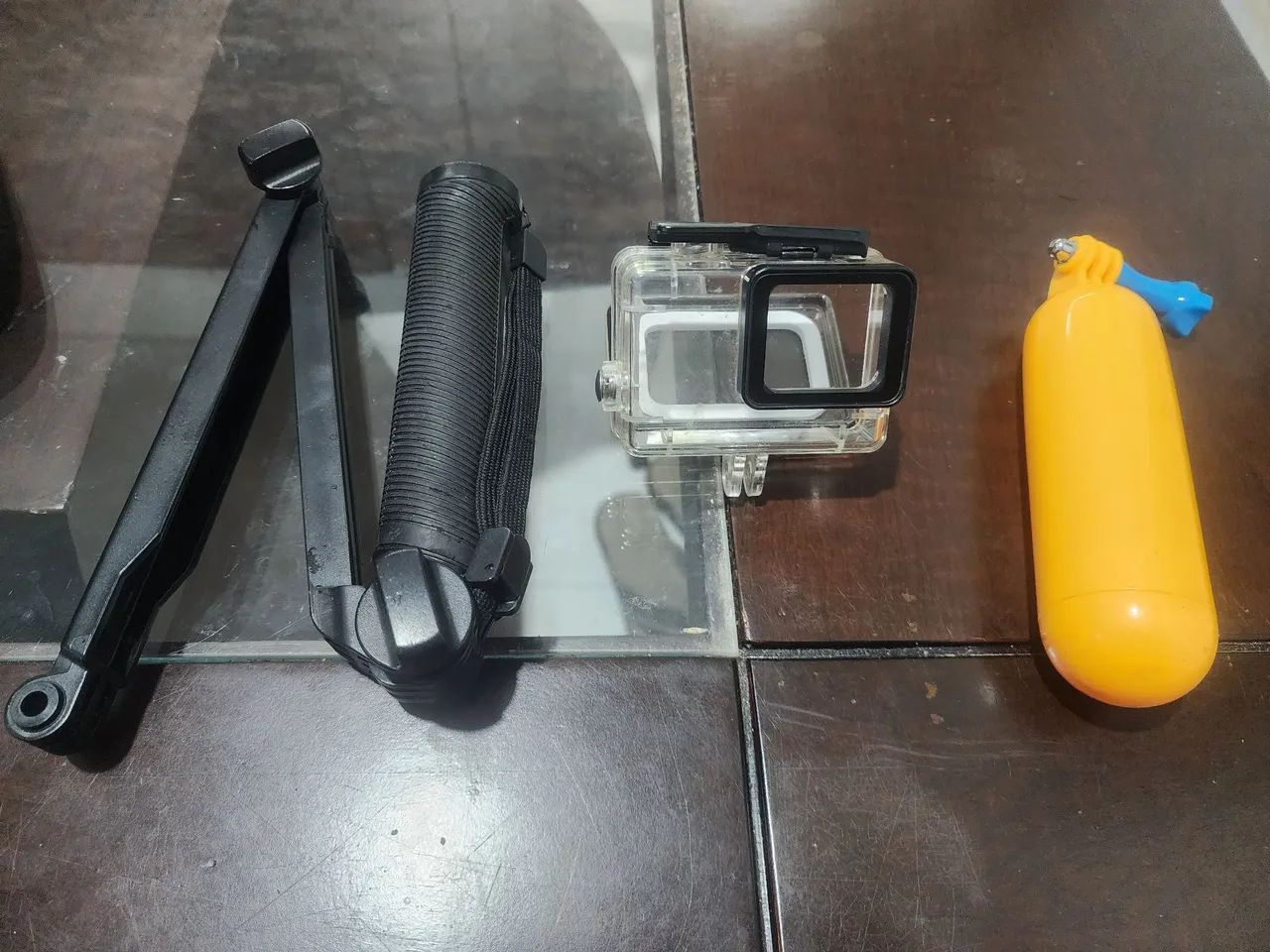 GOPRO Hero 5 Black Com Varios Acessórios e 3 Baterias - Foto 3