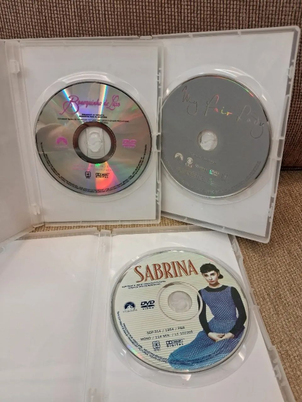 3 DVDs Audrey Hepburn originais em ótimo estado - Foto 3
