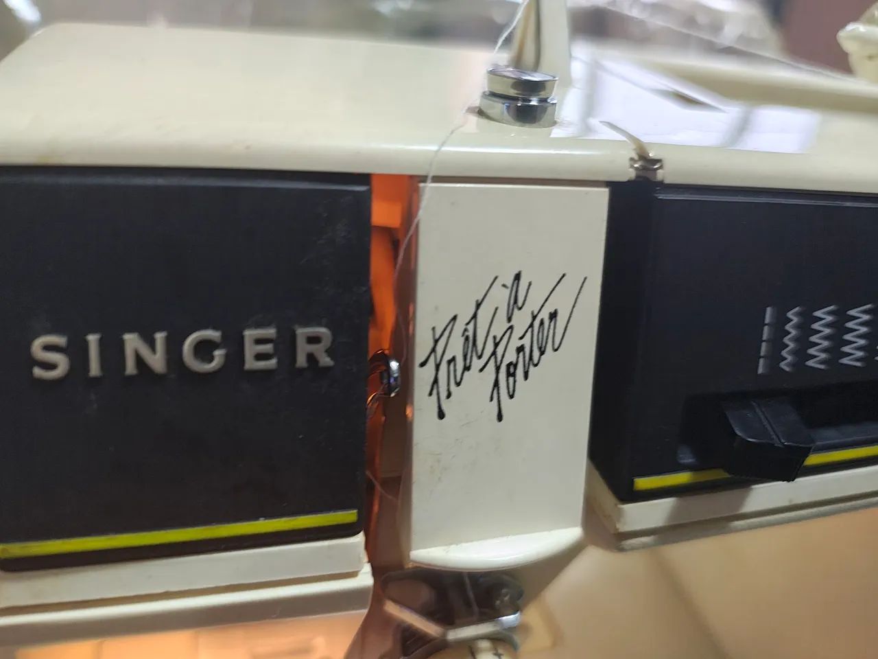 Singer Prét a Porter com capa e mala nova! - Foto 3