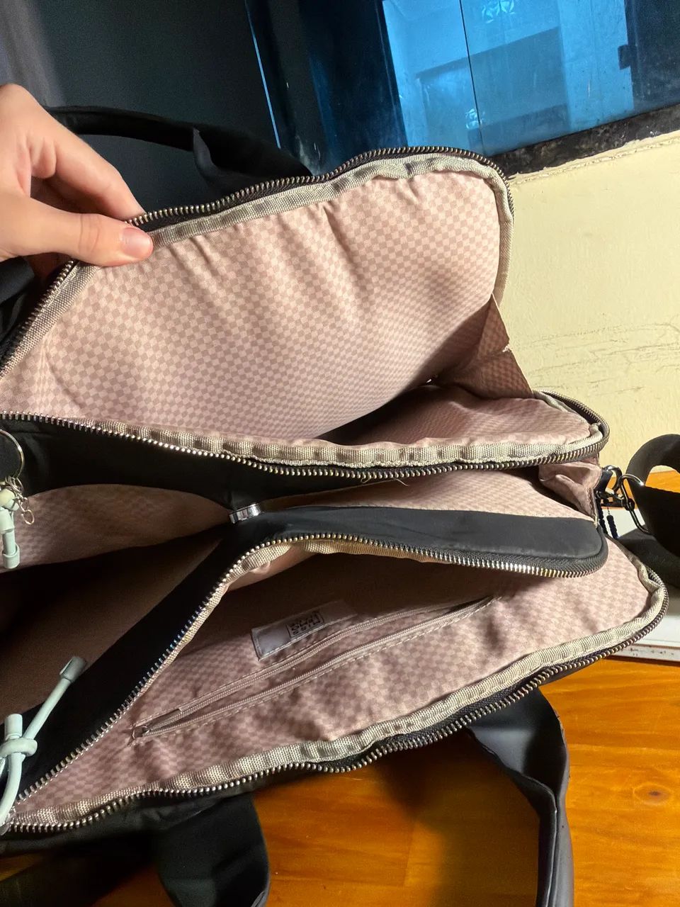 BOLSA COM 3 COMPARTIMENTOS E PROTEÇÃO CONTRA AGUA - Foto 3