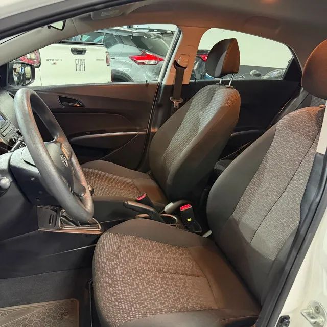 Hyundai HB20 Unique 1.0 Flex 12V Mec. 2019 - Foto 2