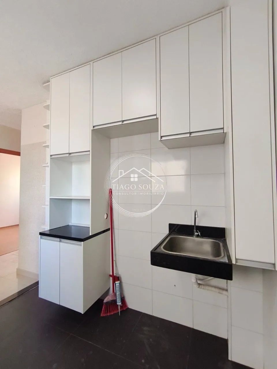 Aluga se Apartamento Semi Mobiliado no Centro - Foto 3