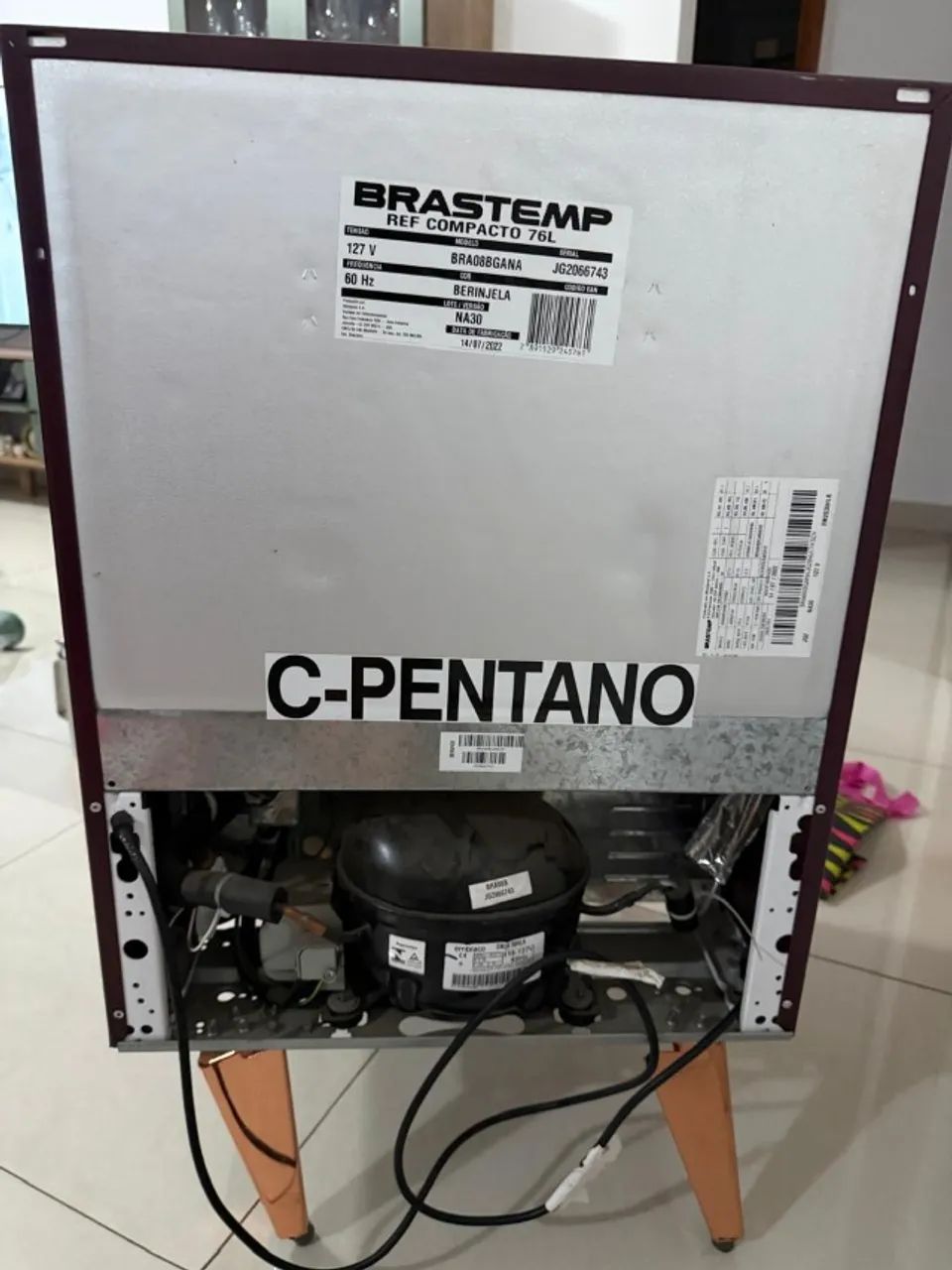 Frigobar Brastemp Retrô 76L Marsala - 127V - Foto 5