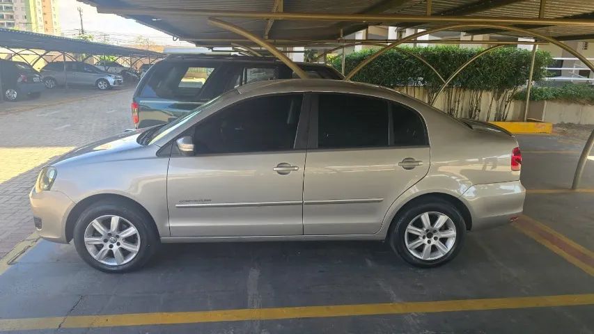 Volkswagen Polo Polo Sedan 1.6 Mi Total Flex 8V 4p 2013