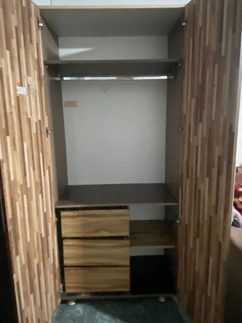 Roupeiro MDF Solteiro 2 Portas, 3 gavetas - Foto 2