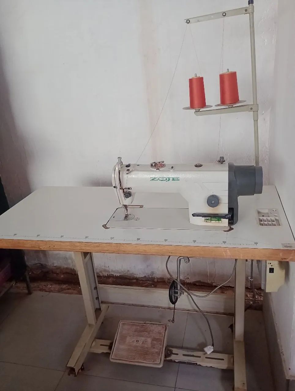 Máquina de costura reta industrial Zoje - Foto 2