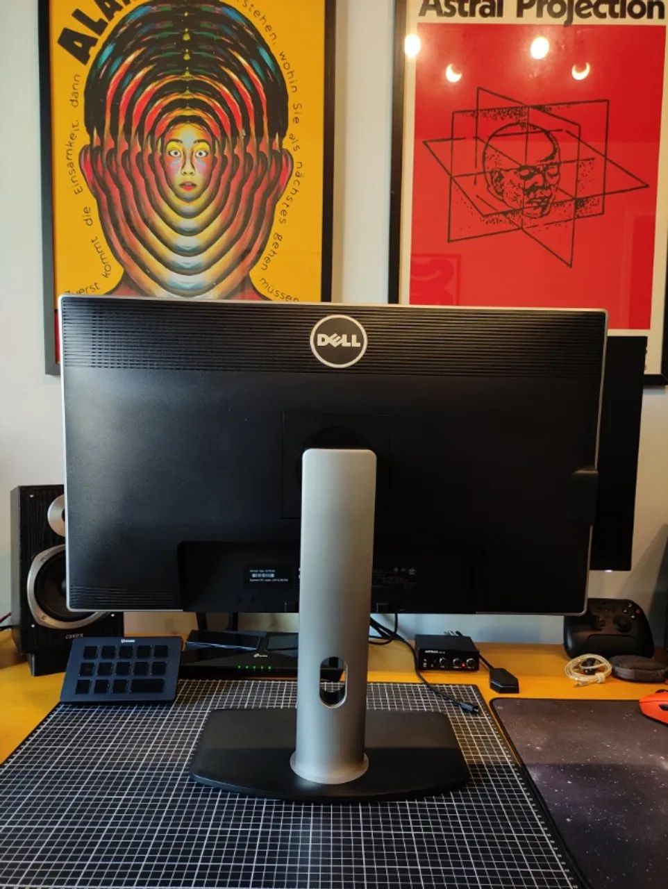 Monitor Dell Ultrasharp U2713HM - 27 Polegadas IPS Quad HD - Foto 2