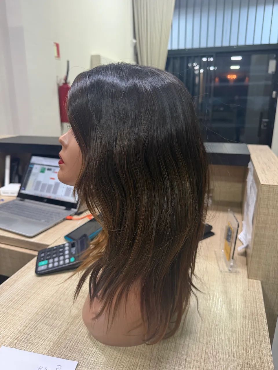 Lace / peruca 100% cabelo humano natural ajustável morena iluminada - nova sem uso - Foto 3