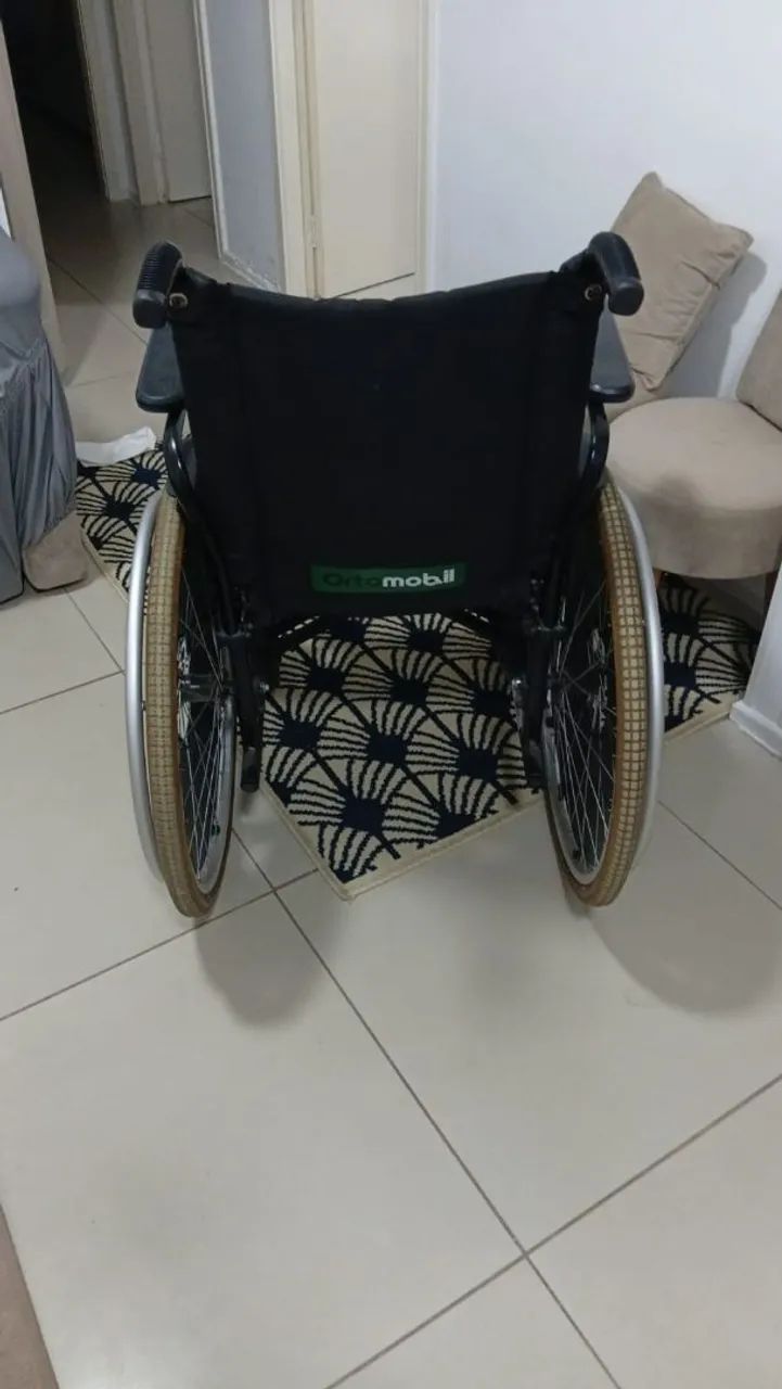 Cadeira de Rodas - Foto 2