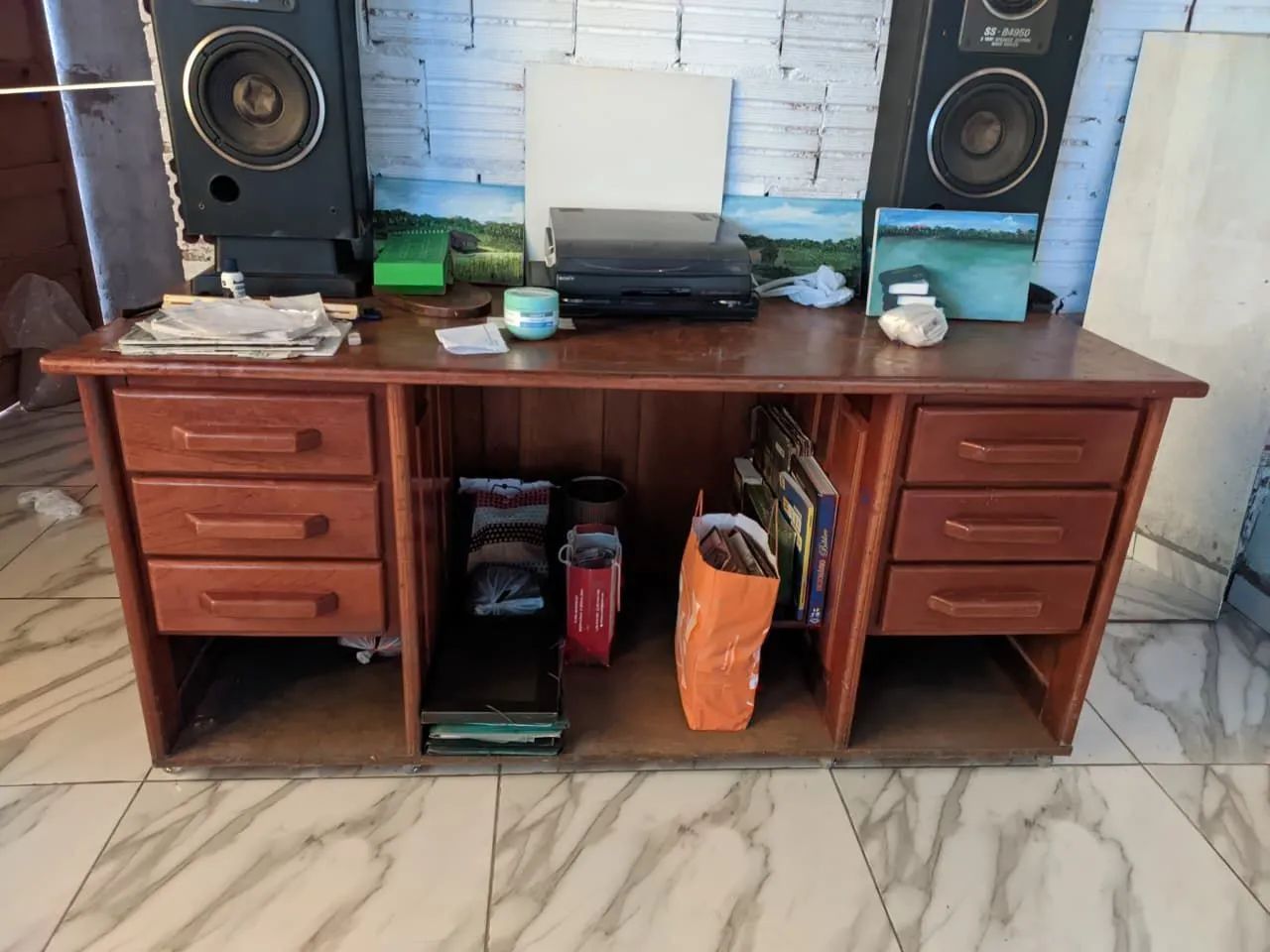 Vendo essa mesa de mogno 